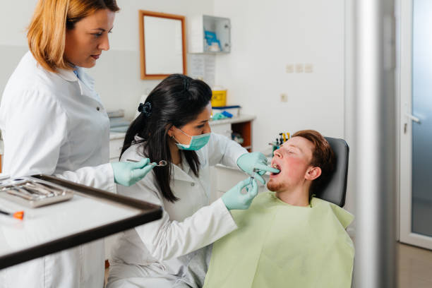 Best Emergency Tooth Extraction in West End Cobb Town, AL